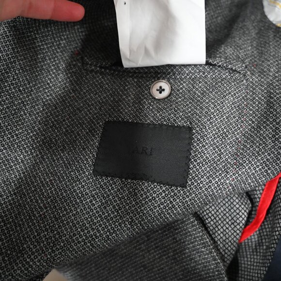 ARI Men's Medium Italian Gray and Blue Print Two Button Front Blazer - Picture 9 of 10